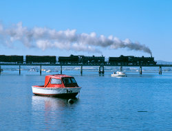 Outeniqua Choo Tjoe auf der Knysna Lagoon -  South African Tourism