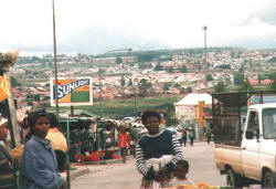 Ein Wochenmarkt in Soweto